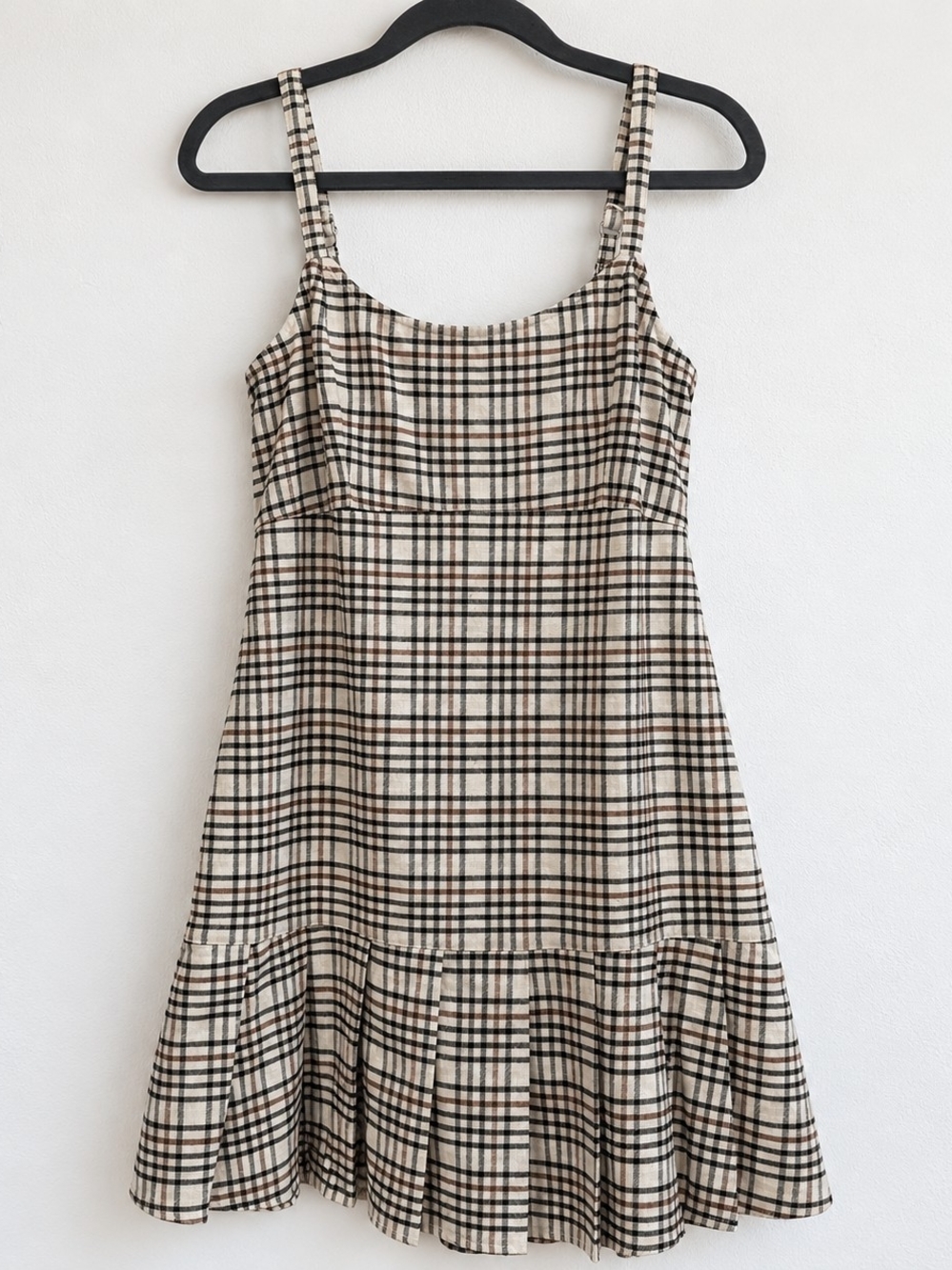 Hollister Women’s Plaid Mini Dress Size M Smocked Back Ruffle Hem